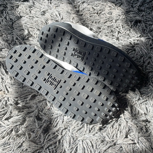 Givenchy Men's Tricolor white red blue Sneakers T3 Runner size 43 - Picture 10 of 11